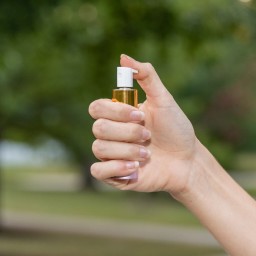 Aérosol lacrymogène Sabre Rouge à lèvre